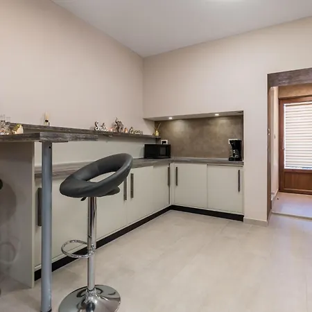 Stunning In With Kitchen Apartment