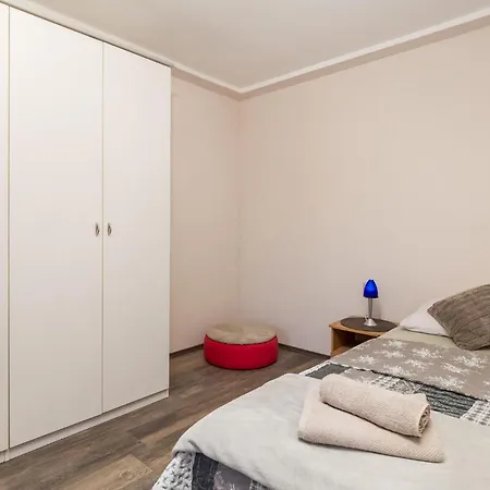 3 Bedroom Awesome In Appartamento *