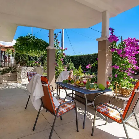 3 Bedroom Awesome In