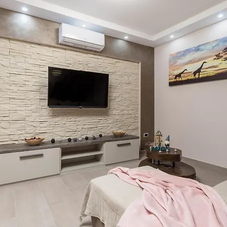 Appartamento 3 Bedroom Awesome In Fiume