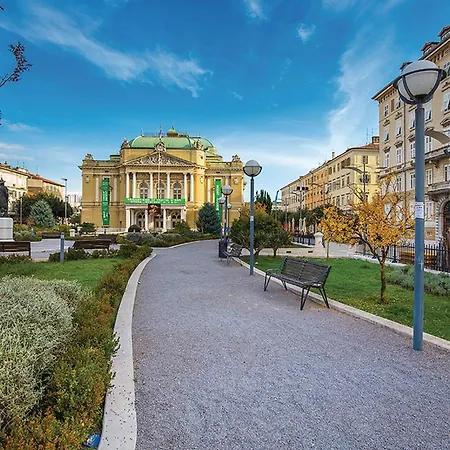 3 Bedroom Awesome In * Fiume