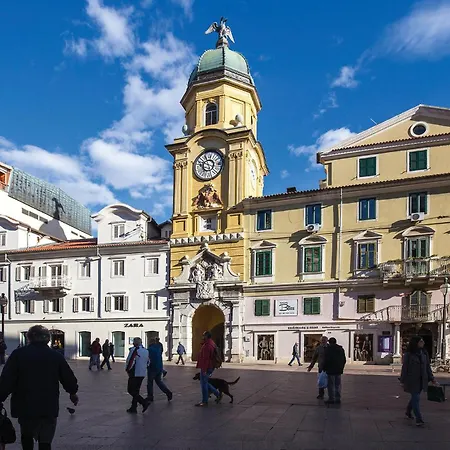 3 Bedroom Awesome In Fiume